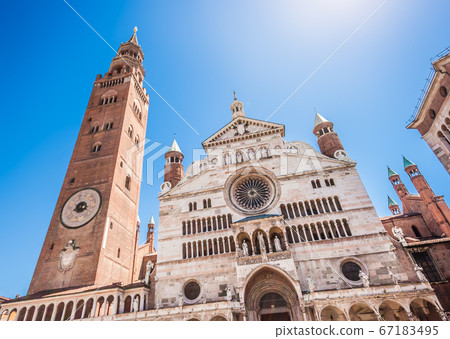 Cathedral of Cremona with bell tower, Lombardy, Italy 67183495
