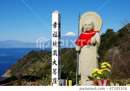 Happiness Jizo and Mt. Fuji in Nishiizu / Two Lovers Point (Izu City, Shizuoka Prefecture) 67185358