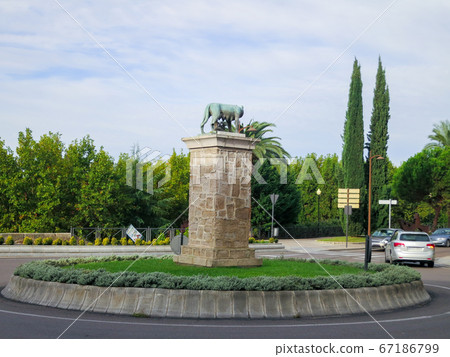 Capitoline狼Romulus和Remus（西班牙梅里達） 67186799