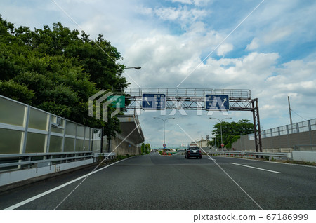 Third Keihin Tamagawa Exit 67186999