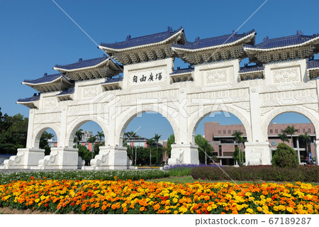 Chiang Kai-shek Memorial Hall Chiang Kai-shek Memorial Hall Zhongzheng Memorial Hall Freedom Square Free Market Chiang Kai-shek Memorial Hall Chiang Kai-shek Memorial Hall Zhongzheng Memorial Hall Freedom Square Free Market 67189287