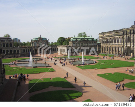  Zwinger Palace 67189485