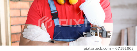 Handyman posing for picture Handyman posing for picture 67191002