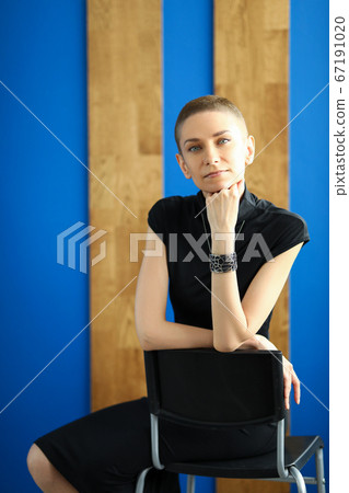 Lovely person with hand accessory Lovely person with hand accessory 67191020