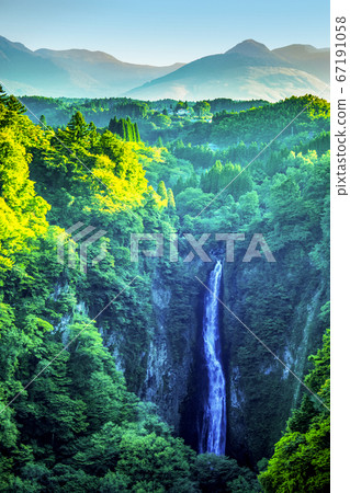 Shakedown waterfall 67191058