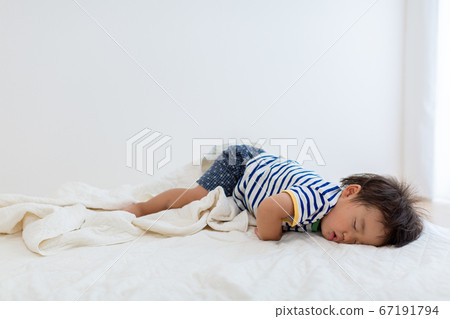 Infant's sleeping face Up Boys Bokeh Infant's sleeping face Up Boys Bokeh 67191794