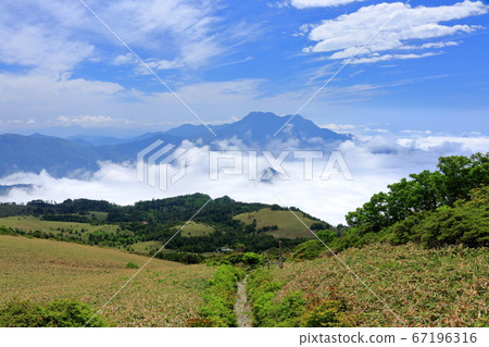 View from Kamegamori mountain trail Unkai early summer (Shikoku) 67196316