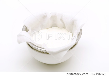 排出酸奶 67196370