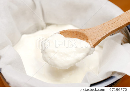 排出酸奶 67196770