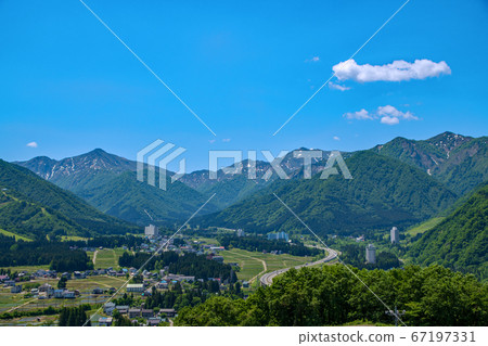 龜越高速公路，谷川山脈的景色，新潟岩原的景色 67197331