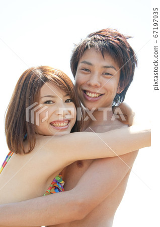 Hugs couple 67197935