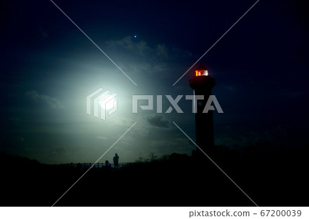 Miyakojima / Higashi Heian Nasaki Lighthouse and Moon 67200039