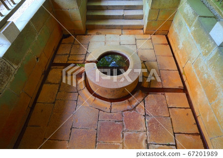 One of the Arima hot springs and Arima seven spring sources "carbonated spring source" / Japan's Sankoyu One of the Arima hot springs and Arima seven spring sources "carbonated spring source" / Japan's Sankoyu 67201989