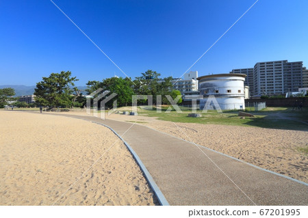 Nishinomiya battery "national designated historic site" and Kashiwaenhama / (also known as Omaehama) and Mt. Rokko in the distance 67201995