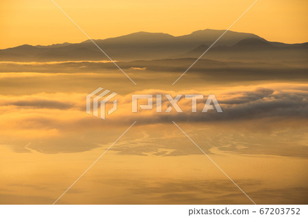 雲 雲 67203752