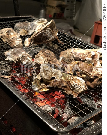 Bake oysters with seven wheels at night 67204010