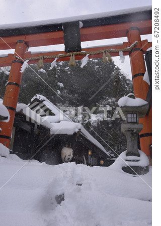 愛宕神社:一井鳥居和平野屋的雪景 愛宕神社:一井鳥居和平野屋的雪景 67208492