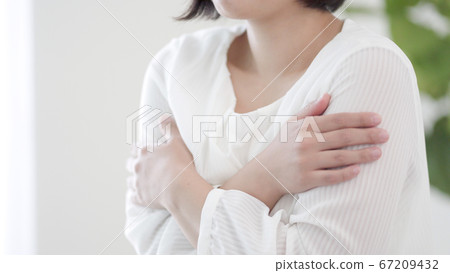 一個冷酷的女人 67209432