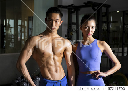 Portrait of men and women in the gym Portrait of men and women in the gym 67211700
