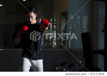 Men who boxing 67211948