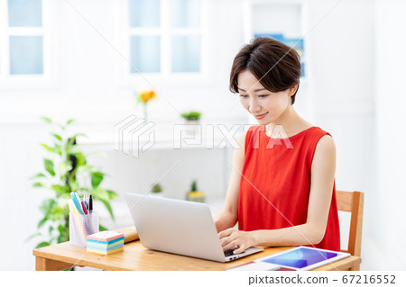 Business Woman Telework Business Woman Telework 67216552