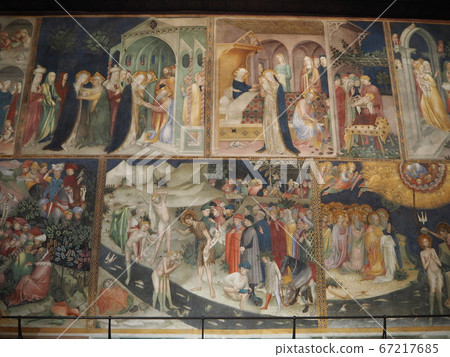 一面色彩鮮豔的基督教壁畫，一面牆精美精美 67217685