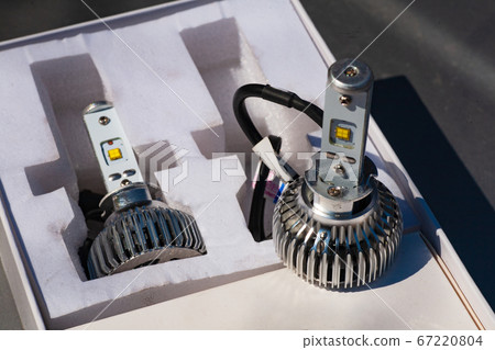 Light bulbs for car lamps. 67220804