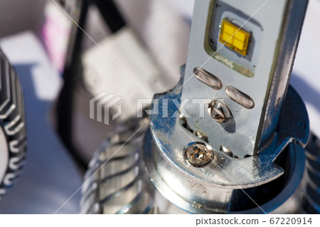 Light bulbs for car lamps. 67220914