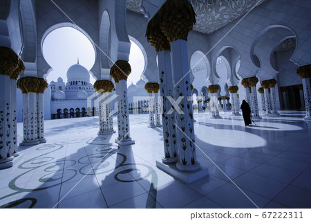 Abu Dhabi Sheikh Zayed Grand Mosque 67222311