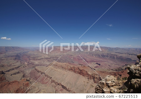View points of the Grand Canyon in the early morning and dusk that can only be reached by rental car 67225513