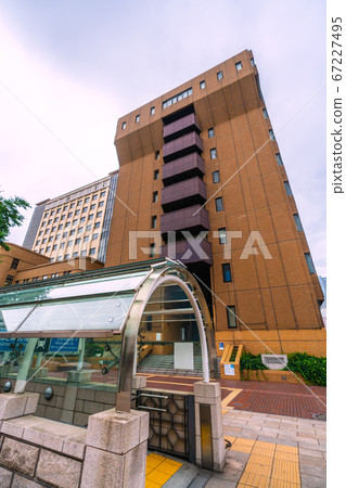 日本的橫濱城市風光，可俯瞰港未來線Nihonodori站（入口），橫濱檢察官辦公室等。 67227495