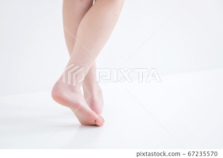 Female body image Female body image 67235570