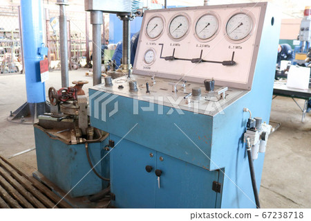 Large blue stand for hydrotesting bolt 67238718