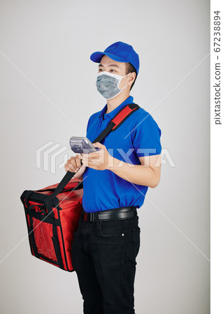 Delivery service worker 67238894