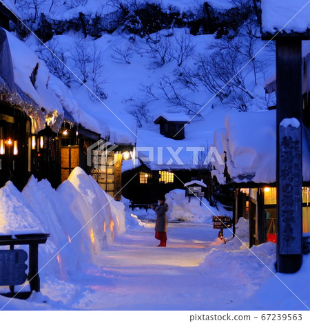 Onsen night snow, snowy mountains, deep mountains, day trip hot springs Onsen night snow, snowy mountains, deep mountains, day trip hot springs 67239563