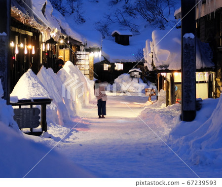 Onsen night snow, snowy mountains, deep mountains, day trip hot springs Onsen night snow, snowy mountains, deep mountains, day trip hot springs 67239593