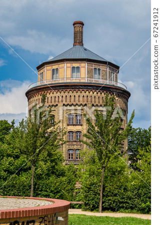 old water tower in berlin, prenzlauer berg, old water tower in berlin, prenzlauer berg, 67241912