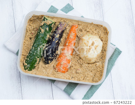 米糠醃菜和夏季蔬菜 米糠醃菜和夏季蔬菜 67243222