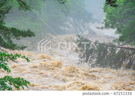 Turbid flow, river after heavy rain [Nagano Prefecture] 67251338