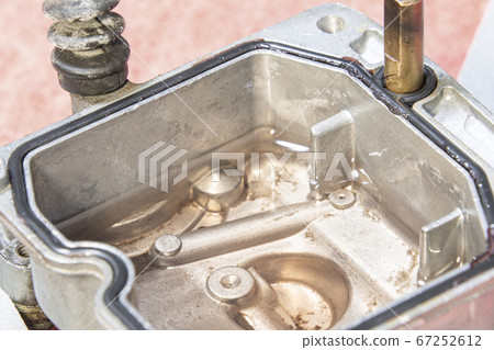 化油器加速泵噴嘴罩 67252612