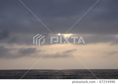 Evening view of the Sea of Japan 67254996