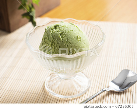 Green tea ice cream 67256305