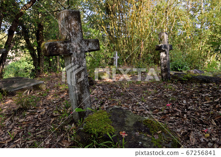 鬼城公園“麒麟石墓碑” 鬼城公園“麒麟石墓碑” 67256841