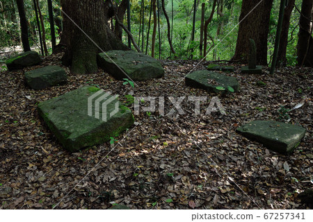 Pae is a grave 67257341