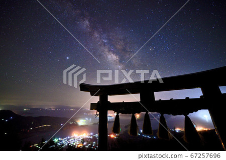 The starry sky seen from the summit of Kuradake 67257696