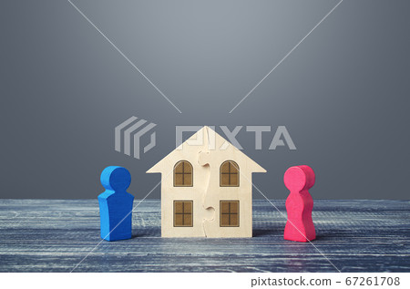 Figures of husband and wife and house puzzle. Marriage contract. Buying or building a dream home. Division of marital property real estate. Dispute. Conflict resolution. Legal regulation. Divorcement 67261708