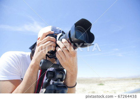 Photographer 67264438