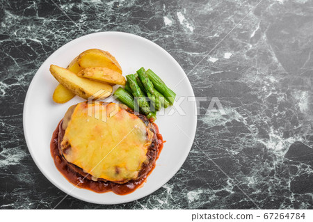 芝士漢堡包 67264784