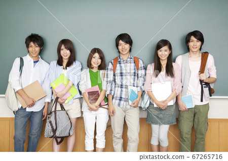 大學生形象 67265716