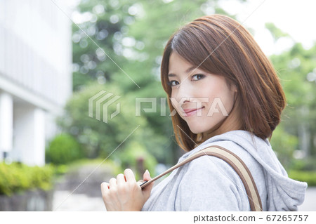 女大學生肖像 女大學生肖像 67265757